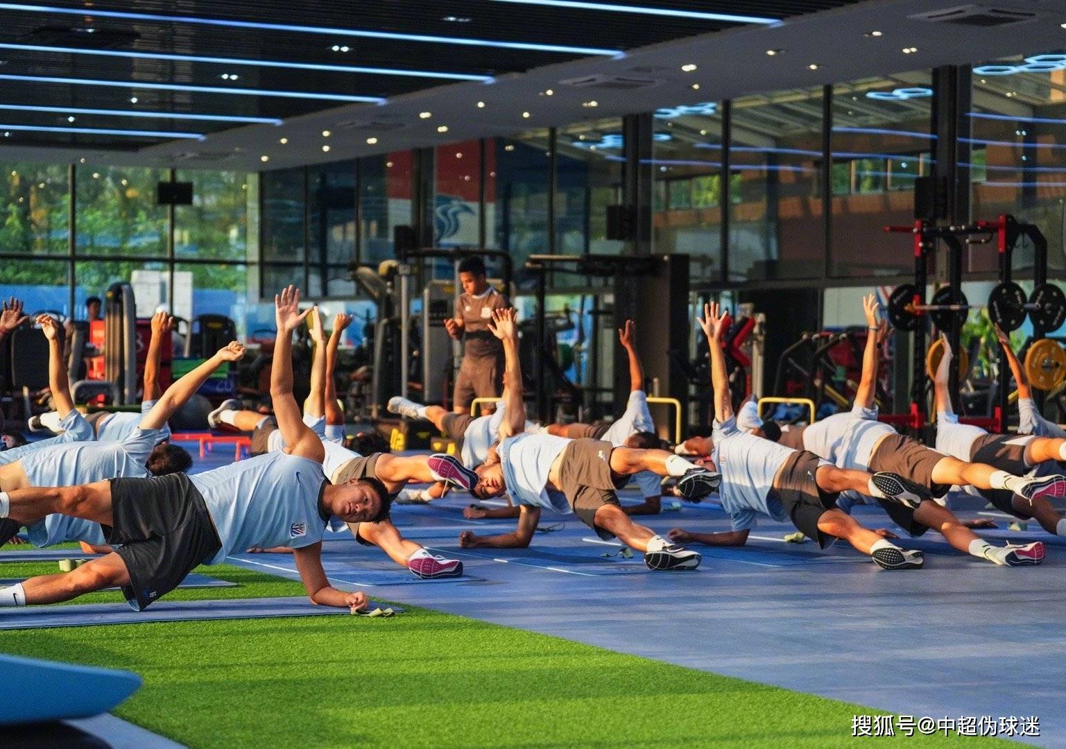 爱游戏官方入口-集结日体能课后，奥兰多魔术临场应变备战中超，引发热议，赛季目标并未改变-爱游戏官方入口