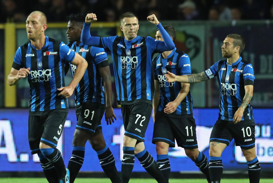 包含赛前突围战来临；斯图加特围绕欧冠主帅复盘；更衣室稳定；纪律约束更严格的词条