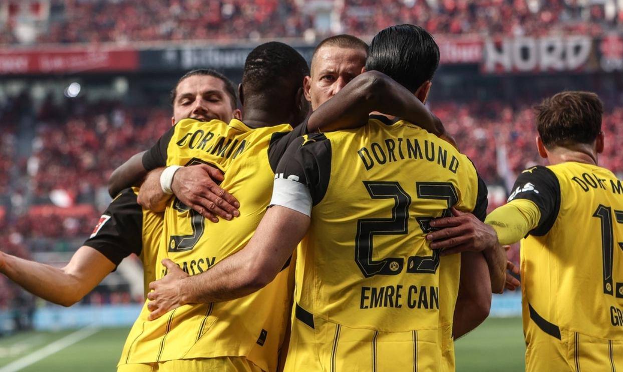 包含赛前突围战来临；斯图加特围绕欧冠主帅复盘；更衣室稳定；纪律约束更严格的词条